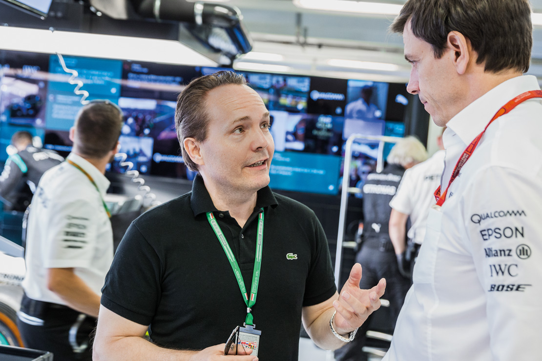 Dr. Wolfgang Eckelt im Gespräch mit Toto Wolff, Motorsportchef von Mercedes-Benz
