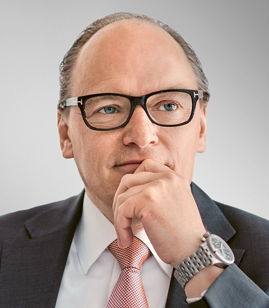 Dirk Wollschläger General Manager Global Automotive, Aerospace & Defense Industry, IBM Corporation